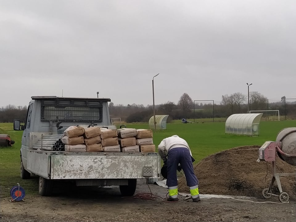 Budowa ogrodzenia stadionu sportowego w Młynarach