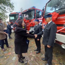 Przekazanie ciężkiego specjalnego samochodu pożarniczego Jednostce OSP Młynary